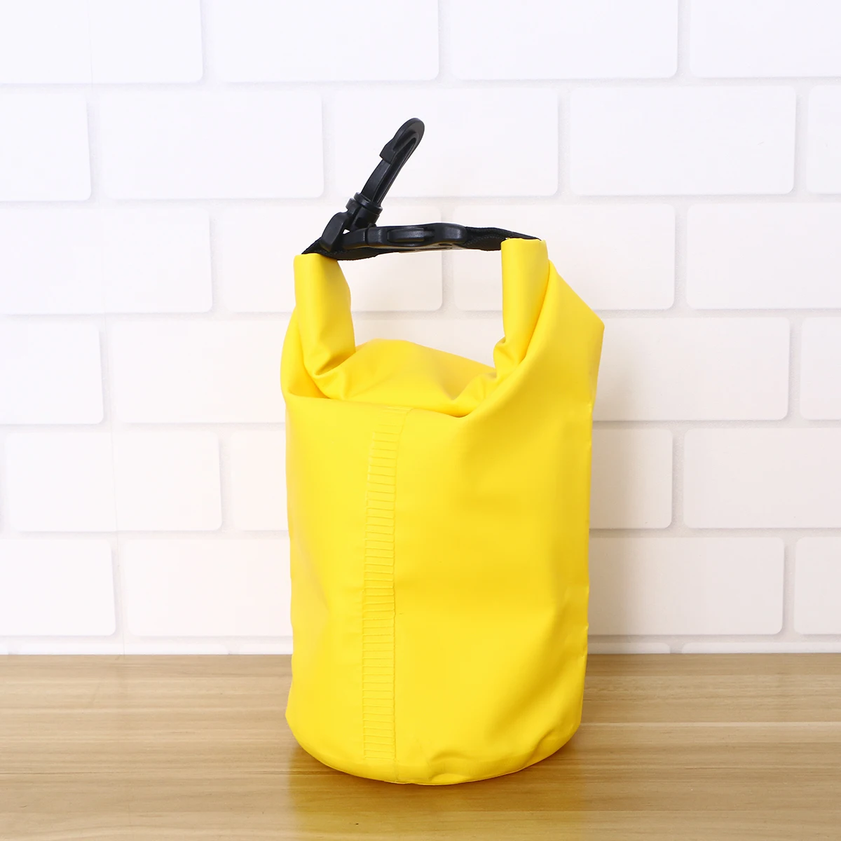 

Waterproof Backpack Lightweight Dry Bag for Kayaking Bucket Waterproof Dry Bag Rucksack Roll Top Closure Storage Pouches