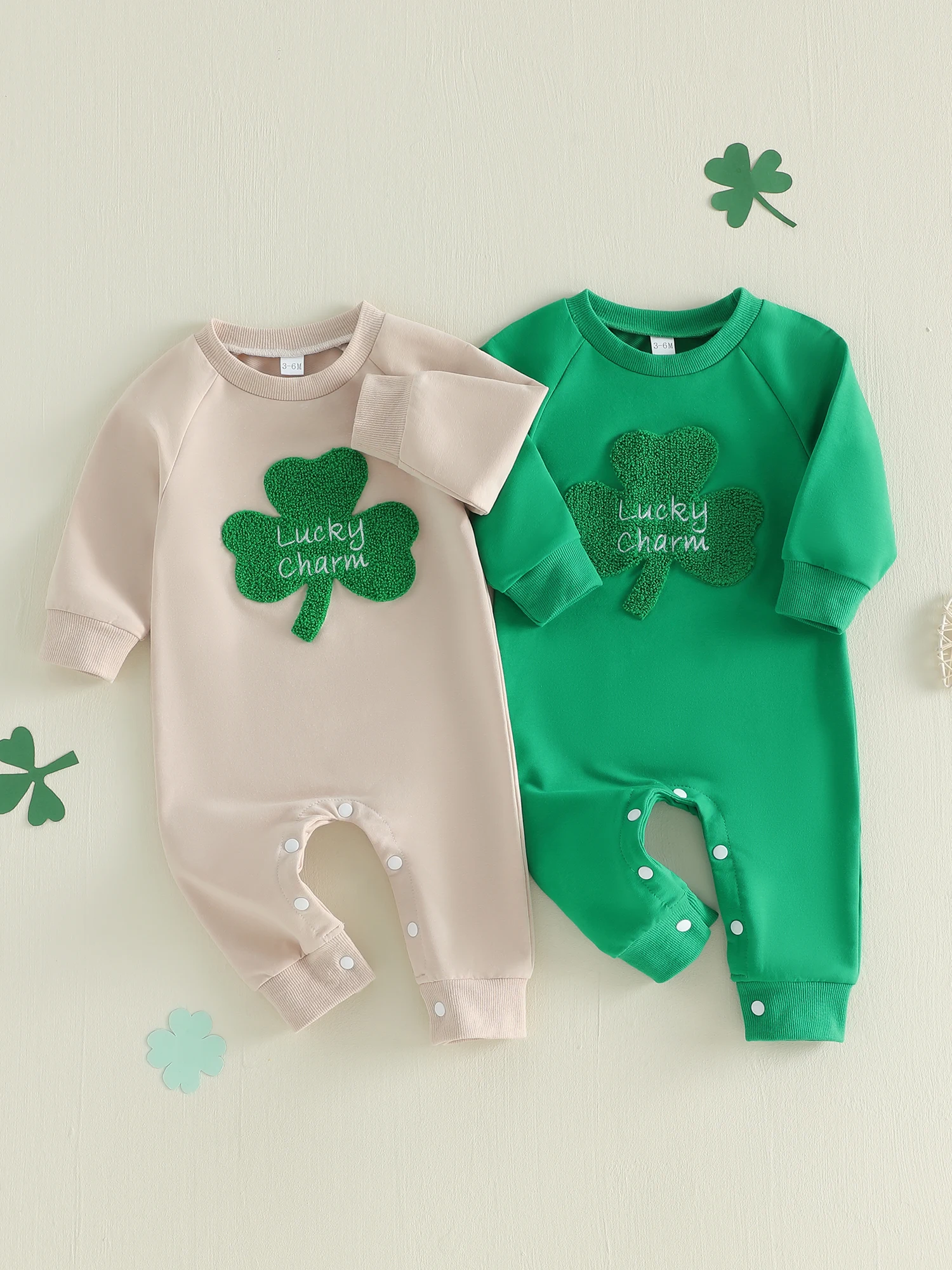 ชุดเด็กผู้ชายวันเซนต์แพทริค ชุดจั๊มสูทคอกลมแขนยาวพิมพ์ลายแชมร็อคสีเขียว ชุดรอมเปอร์ทรงหลวมพร้อมงานปัก