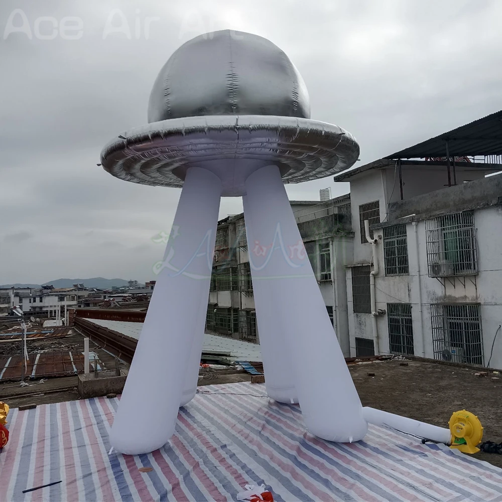 Silver Color UFO Inflatable UFO Model Free Standing Balloon with Glowing Lights for Sale