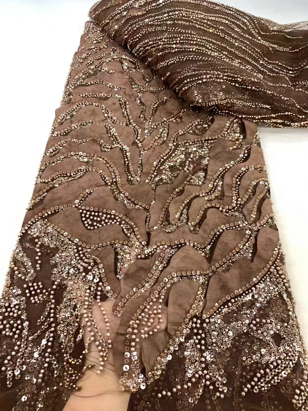 Three-dimensional embroidered lace mesh fabric, European and American high-end women's dress designer fabric