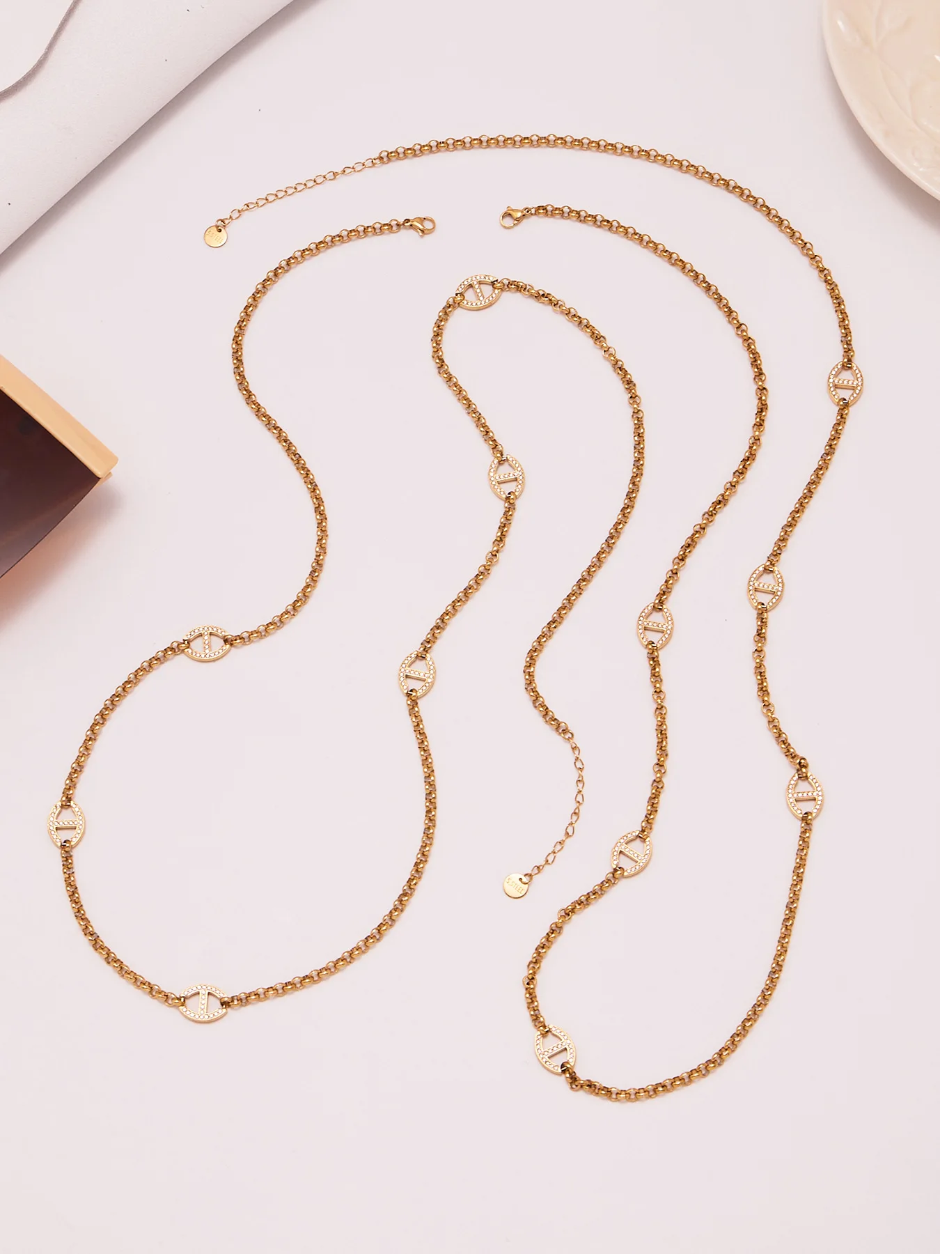 80 cm Edelstahl-Kettenhalskette für Damen, 18 Karat vergoldete Ketten, Halsketten mit eingelegtem Zirkon, Charms, Pulloverkette, lange Halskette – Detail 9