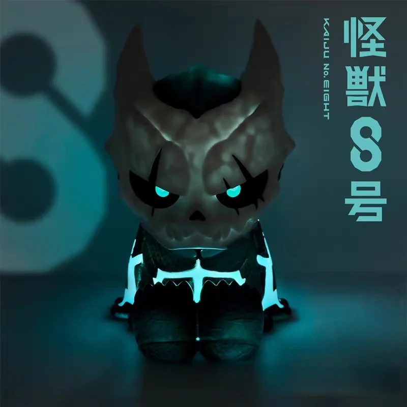 Nowy Autentyczny Kaiju No. 8 Figurki Urocze Siedzące Postawy Klikające w Lampkę Atmosferyczna Mała Lampka Nocna Anime Modne Zabawki Ozdoby Prezent