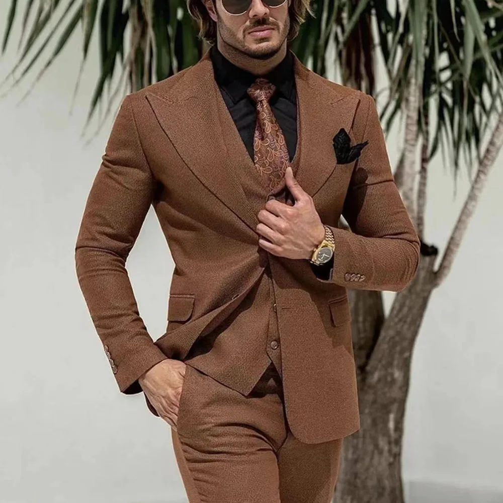 2023 New Fashion Wedding Men Brown Peak Lapel Suits Business Casual Formal Costume Homme Slim Fit 3 Pcs Set Jacket Vest Pants