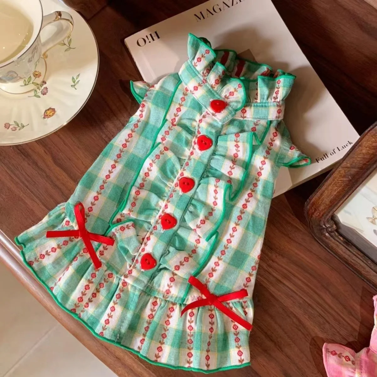 INS style plaid Shirt Skirt Pet princess Dress Dog Vest Love Tie Pet Clothing Dog Costume Supplies Skirt