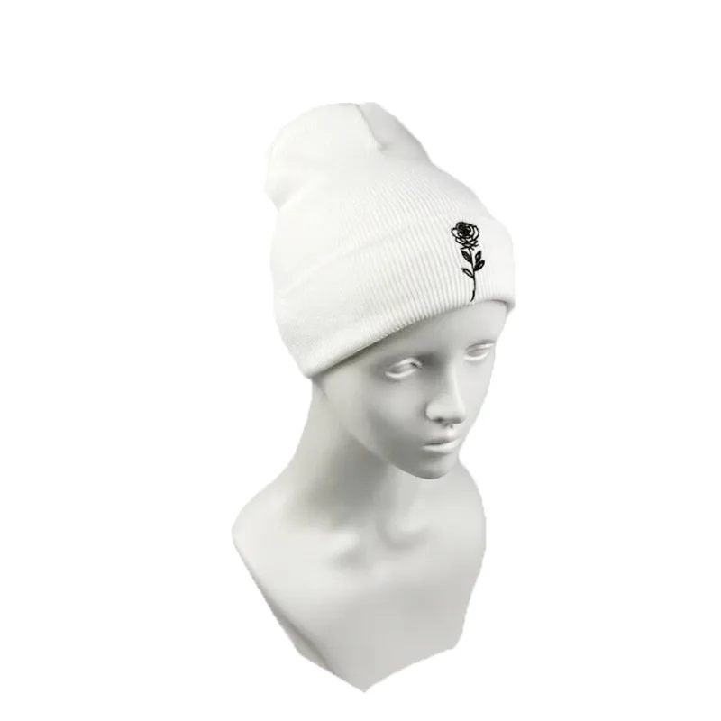 زوجين روز زهرة متماسكة قبعة التطريز تصميم للجنسين الشتاء الدفء قبعة الرجال قبعة أنيقة على الموضة الأبيض قبعة متماسكة الملحقات