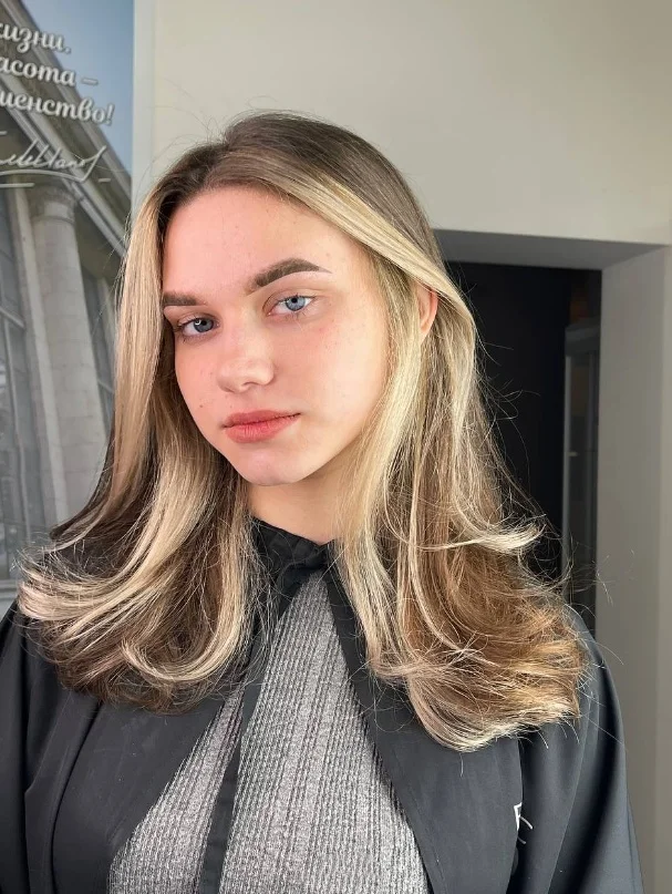 

Пепельно-коричневый волнистый мелированный синтетический кружевной передний многослойный парик Боб Цветной прямой парик Темные корни Светлый парик для женщин