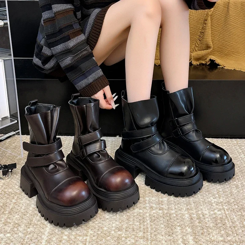 حذاء من الجلد للنساء منصة مسطحة موضة أحذية رياضية 2025 مصمم القوطي تشيلسي أحذية جديدة المشي دافئ الشتاء Mujer De Botas #5