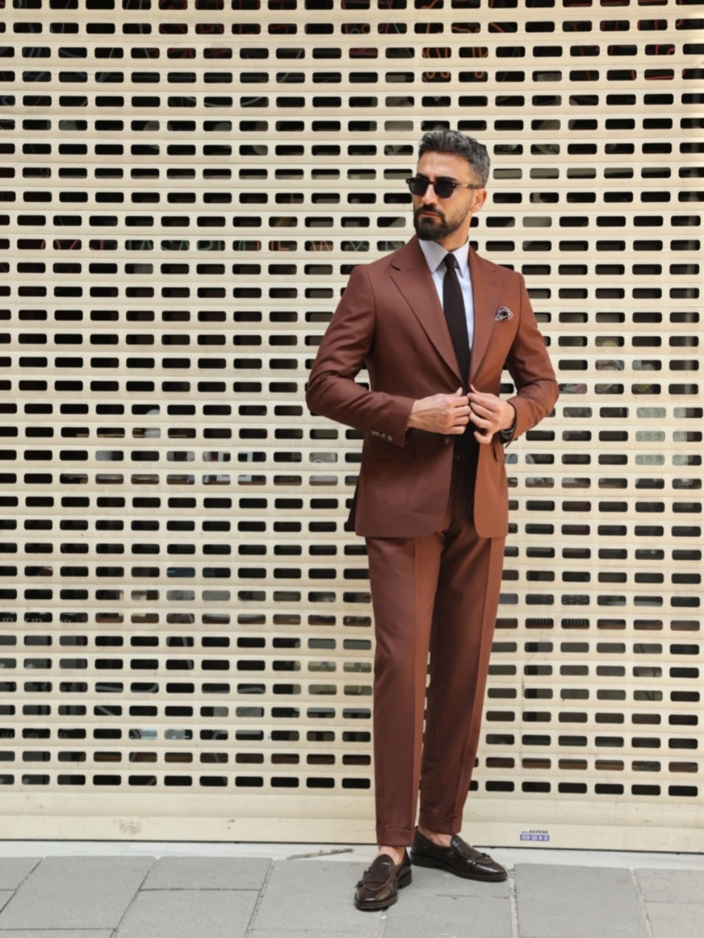 Popular Notched Lapel Men's Suits 2 Pieces Jacket Pants Wedding Groom Sets Autumn Two Buttons Suit Set For Men Formal Man Tuxedo