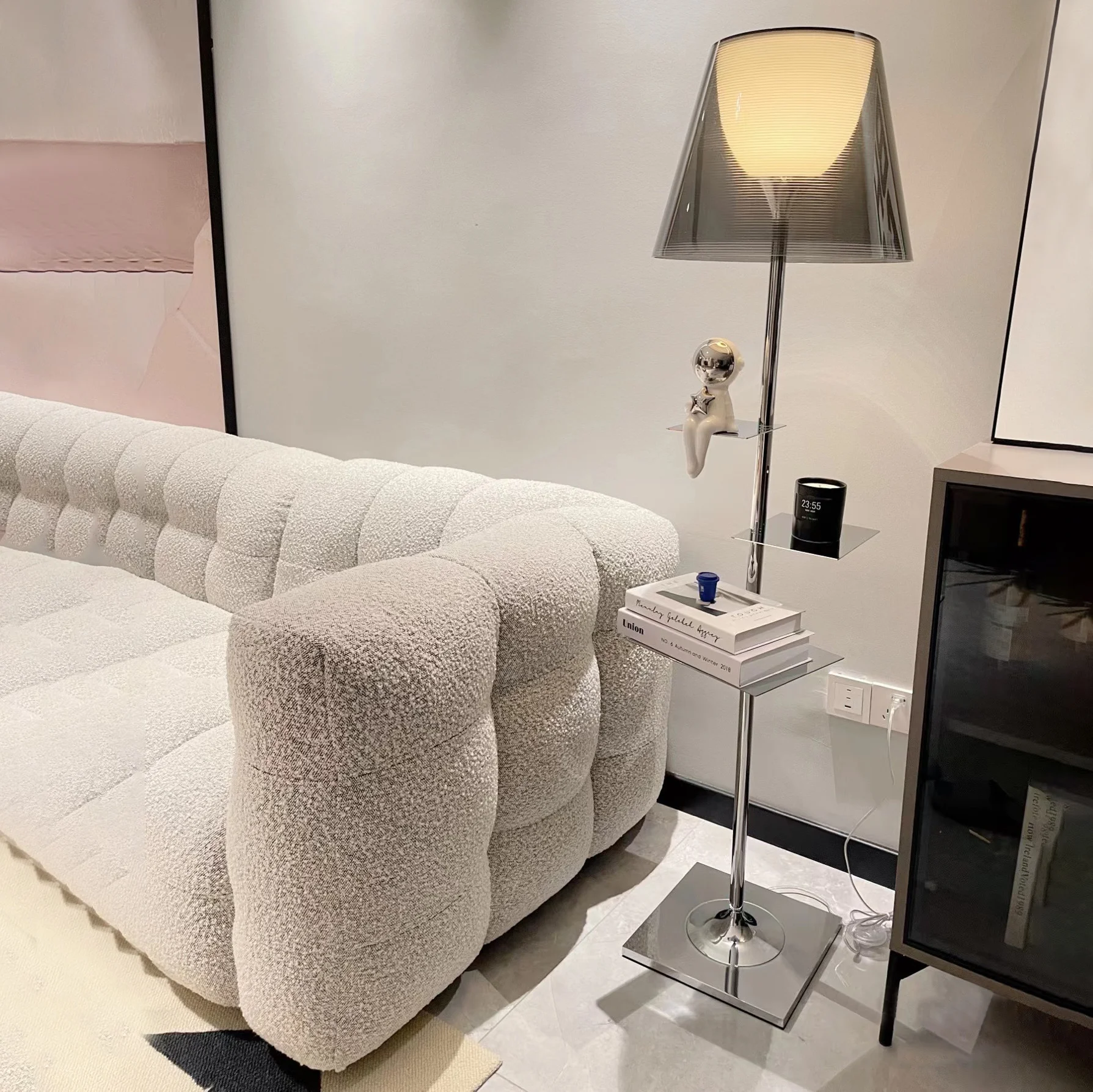 

Italian creative floor lamp Nordic designer living room bedroom study bedside bookshelf shelf floor lamp