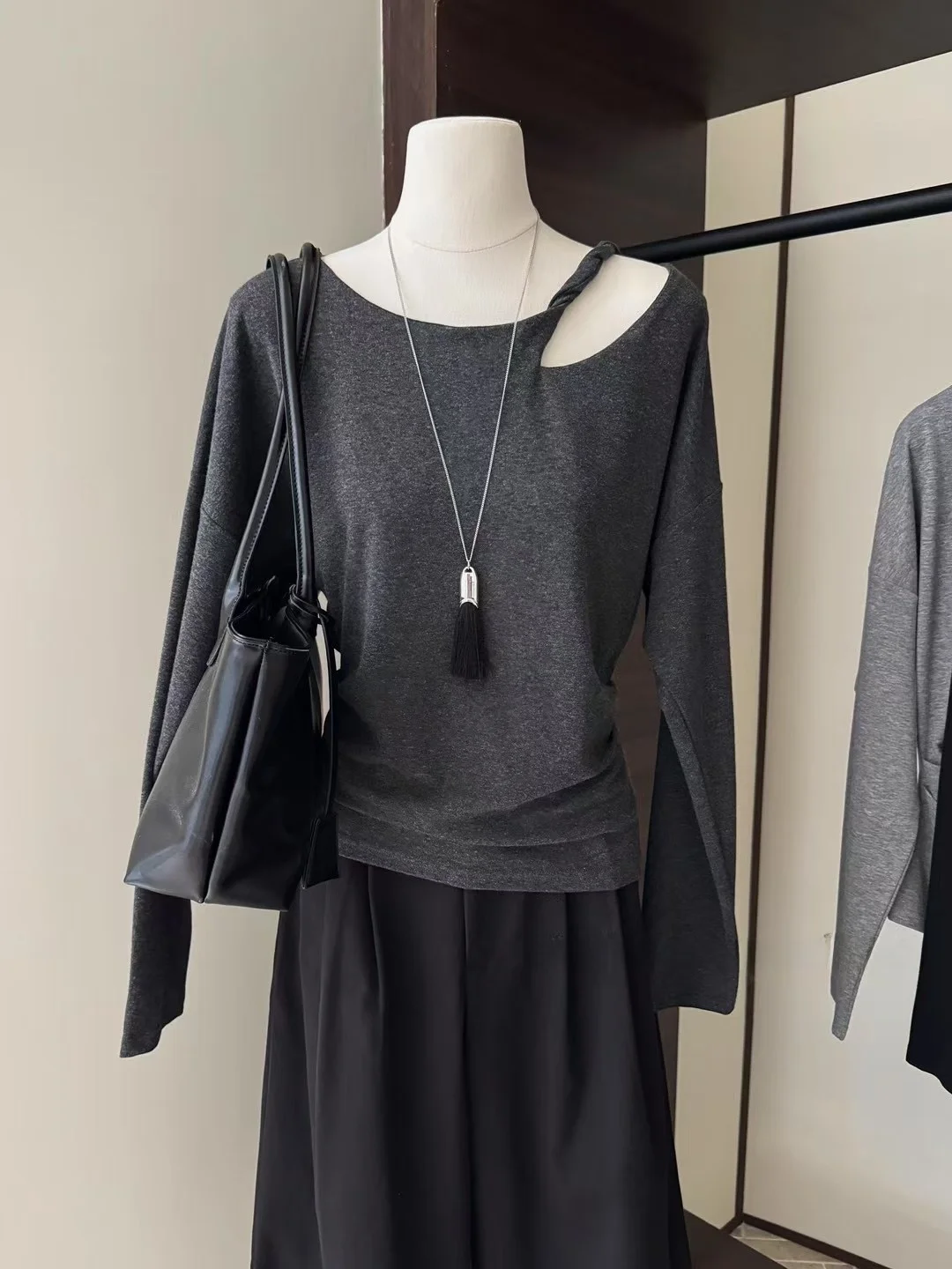 Loose Fit Lange Sve Dames Top Koreaanse Sle Faionable Veelzijdige Schuine Kraag Afslanken Anti-Aging Katoenen T-shirt