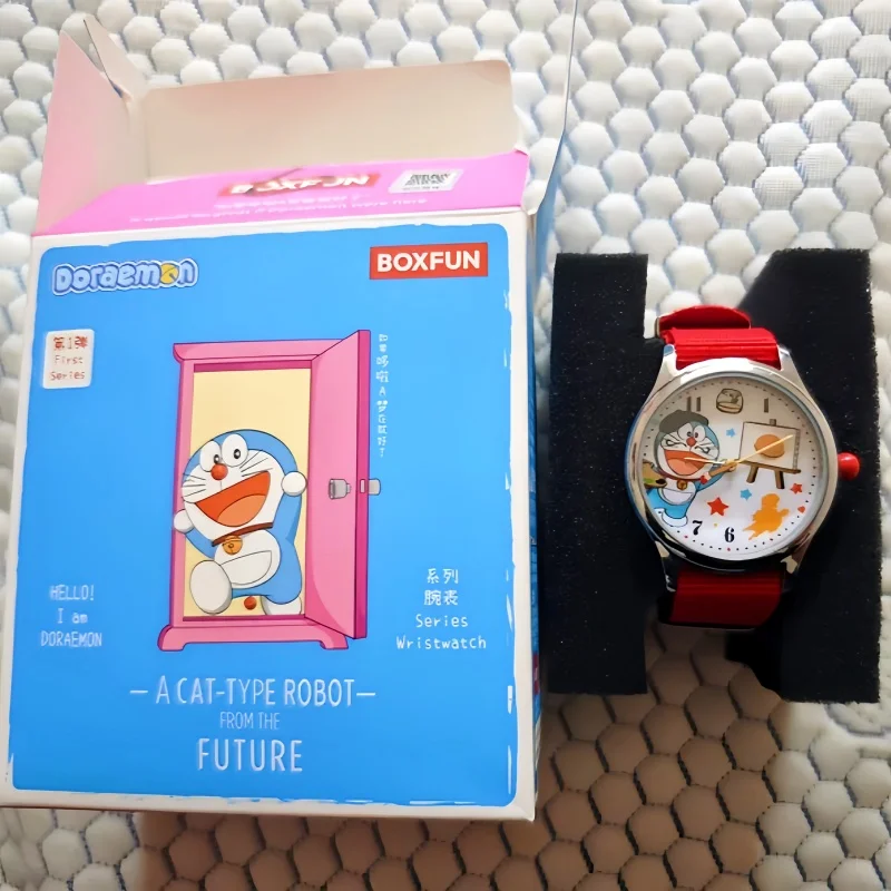 Doraemon-reloj de juguete animado de dibujos animados, caja ciega, regalo coleccionable de moda para niñas, cumpleaños, Navidad, adorno de reloj Boxfun genuino