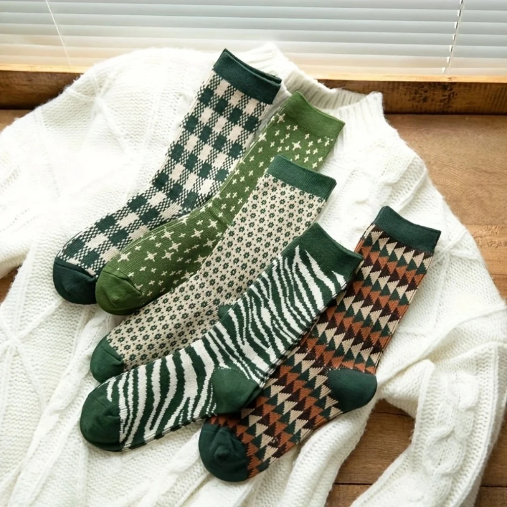 

5 Pairs of Women's Green Forest Style Plaid Mid-Calf Socks, High-Top Autumn and Winter Retro Pile Socks