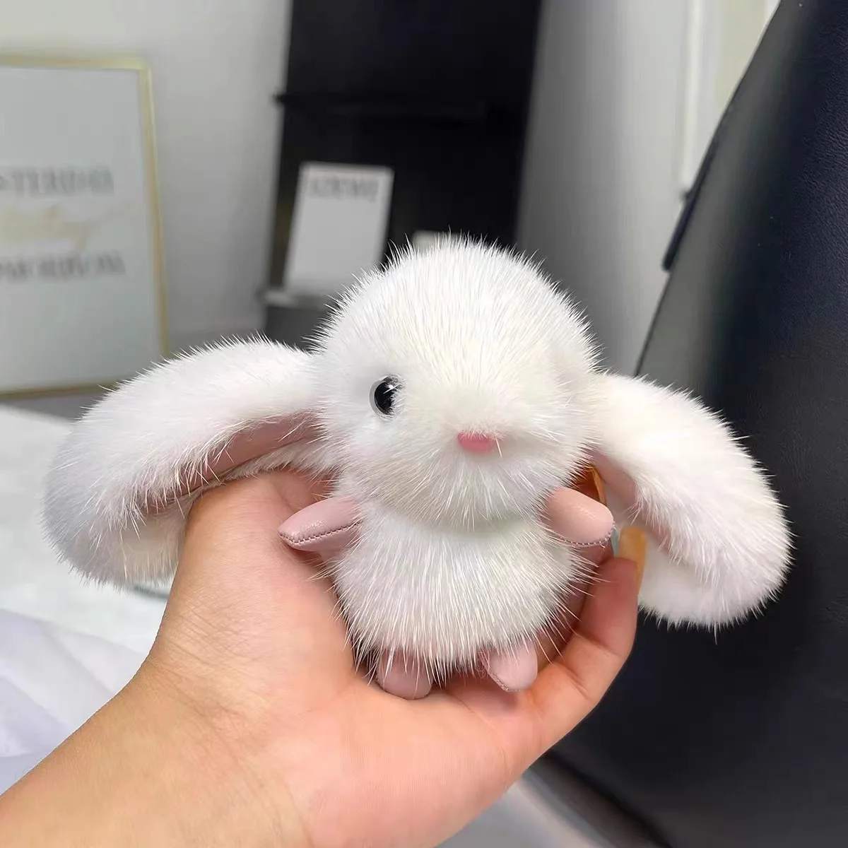 Novo coelho de pelúcia brinquedo dos desenhos animados pele de coelho chaveiro fofo macio bonito fuzzy acessórios chaveiro presente para meninas crianças