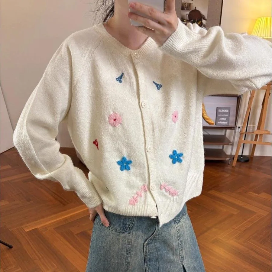 

Gentle Flower Embroidered Knitted Cardigan for Women 25 Age Reduction Korean Edition Soft Sticky Knitted Cardigan Coat Versatile