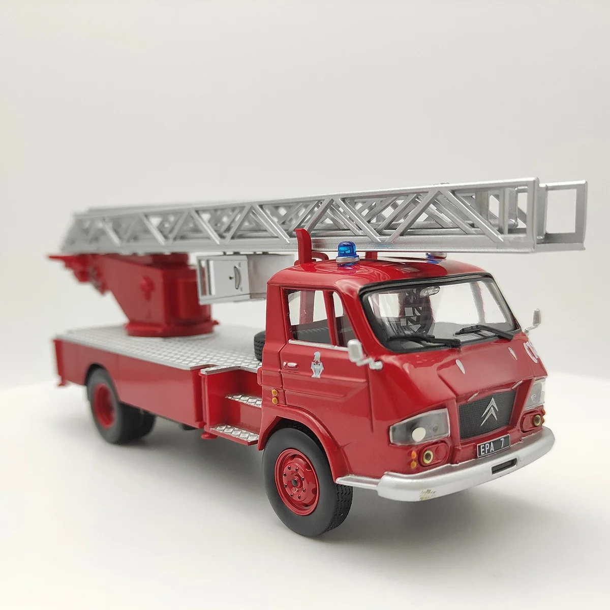 Diecast 1/43 citroen motor de incêndio liga simulação motor de incêndio modelo de carro presente colecionável lembrança exibição ornamento
