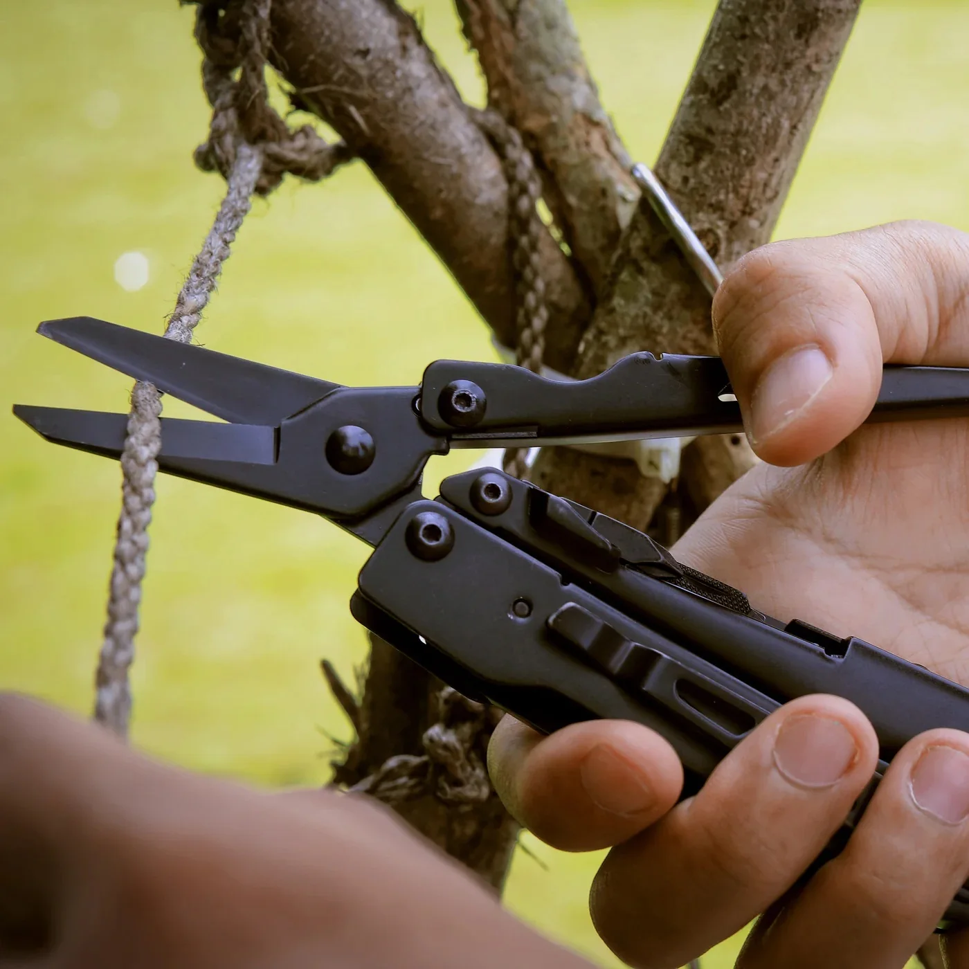 NexTool Black Knight Multitool Pliers 11-in-1 Folding with Knife Scissors Screwdriver Bits for Outdoor Camping Survival