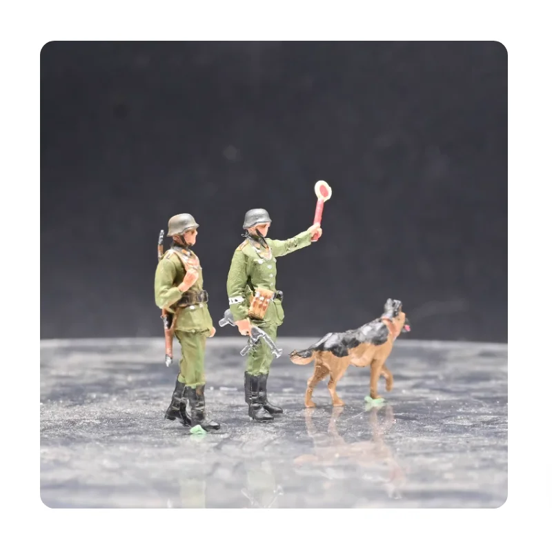 1:72 Scale Resin Material German Gendarmes MP Pair With 1 Dog Suitable For Tank Helicopter Scenes Collectible Decorative Display