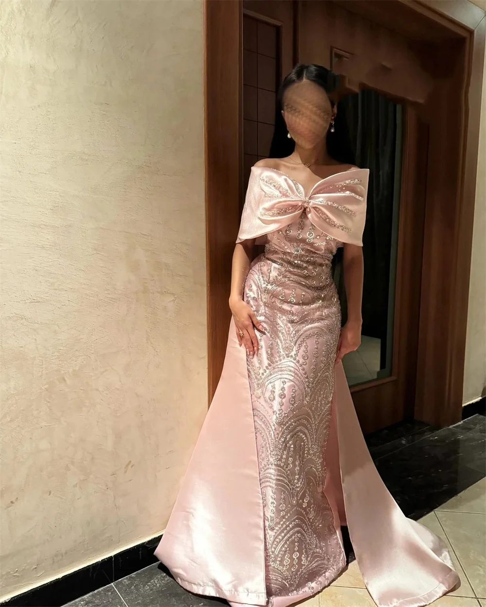Luxury Evening Dress Modern Style Off Shoulder Bow Design Beaded Mermaid Gown for Weddings Parties Formal Occasions Elegant Wome