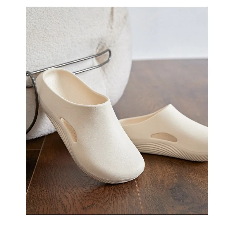 

2025 new men's bread slippers thick-soled non-slip stepping on shit feeling outside wearing sandals men's shoes