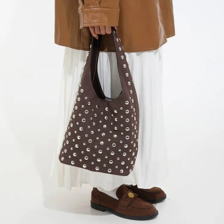 

2026 New Studded Spacious Bucket Bag, Luxury Adjustable Underarm Shoulder Bag, Unique Designer-inspired Large Capacity Tote