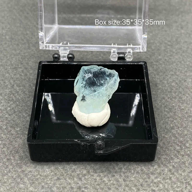 100% Rare Natural Pakistan Aquamarine Mineral Specimens Stones and Crystals Healing Crystal  +Box size：35*35*35 mm