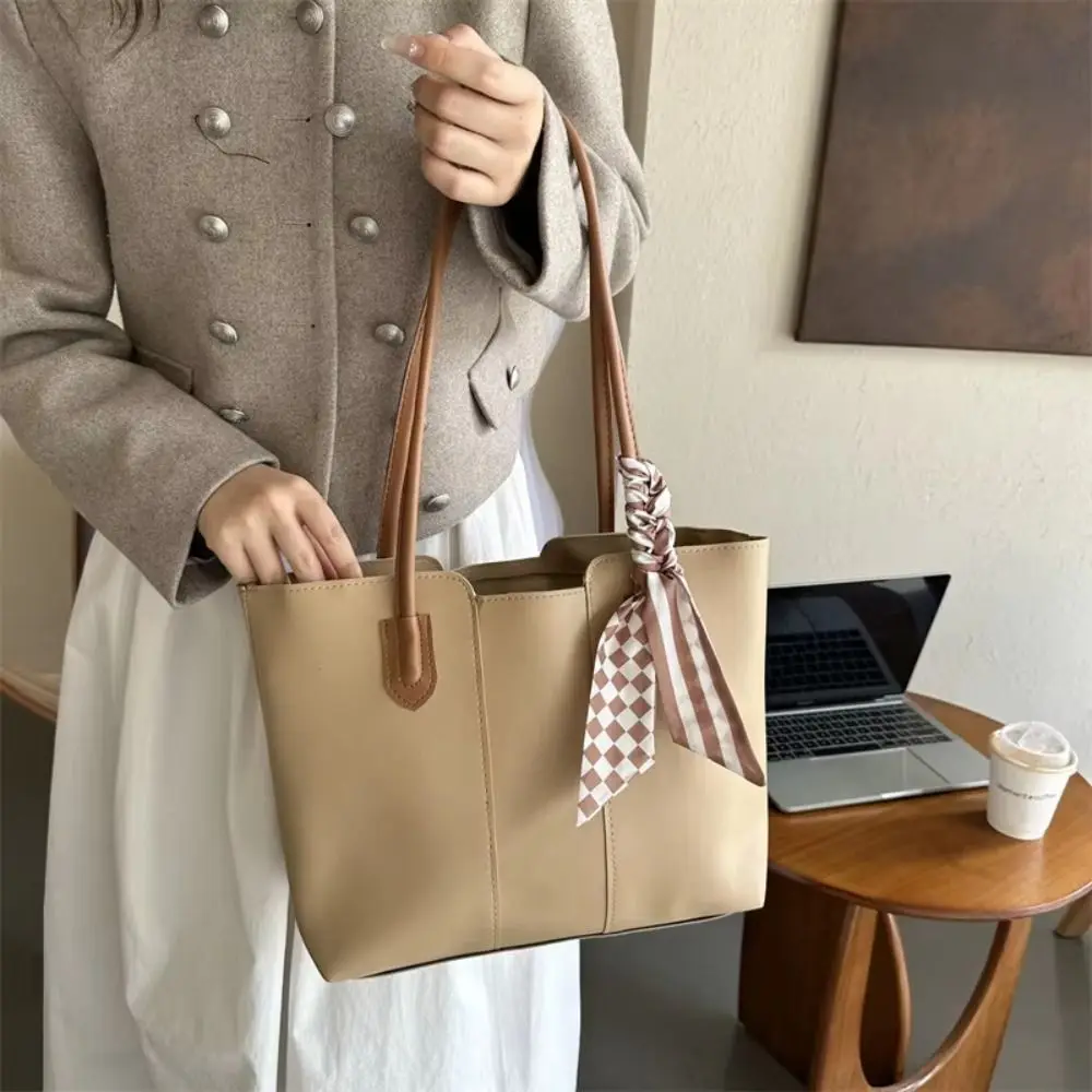 

Large Capacity PU Leather Shoulder Bag French Style Commuting Retro Underarm bag Casual Handbag New Design Tote Bag Travel