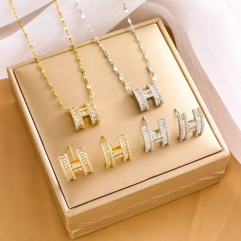

H letter exquisite pendant fashion temperament versatile necklace stud earrings combination