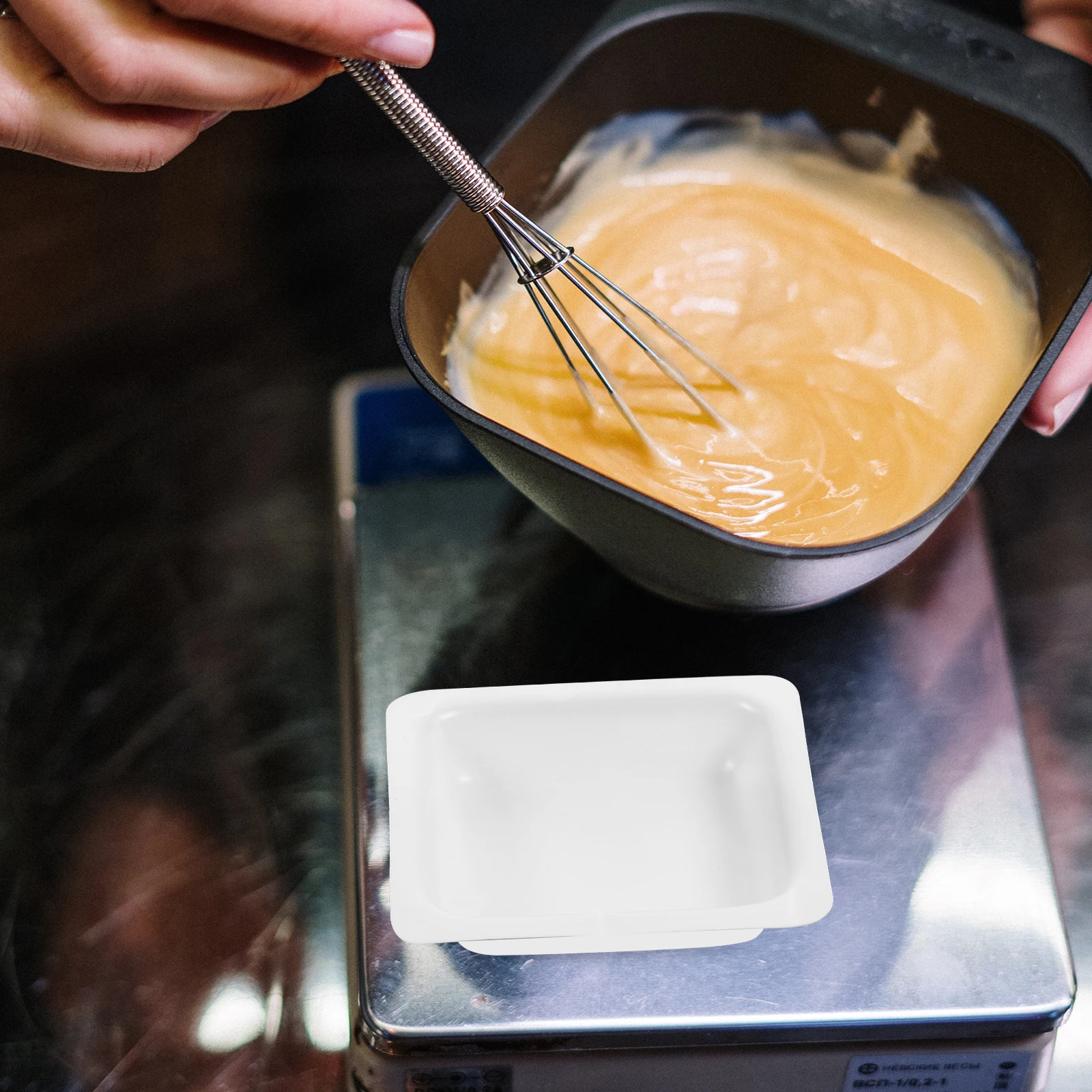 

20pcs Weighing 100ml Lightweight Powder Pans Lab Measuring Tools Weighing Tray Plastic Anti Static Non Stick Resistant