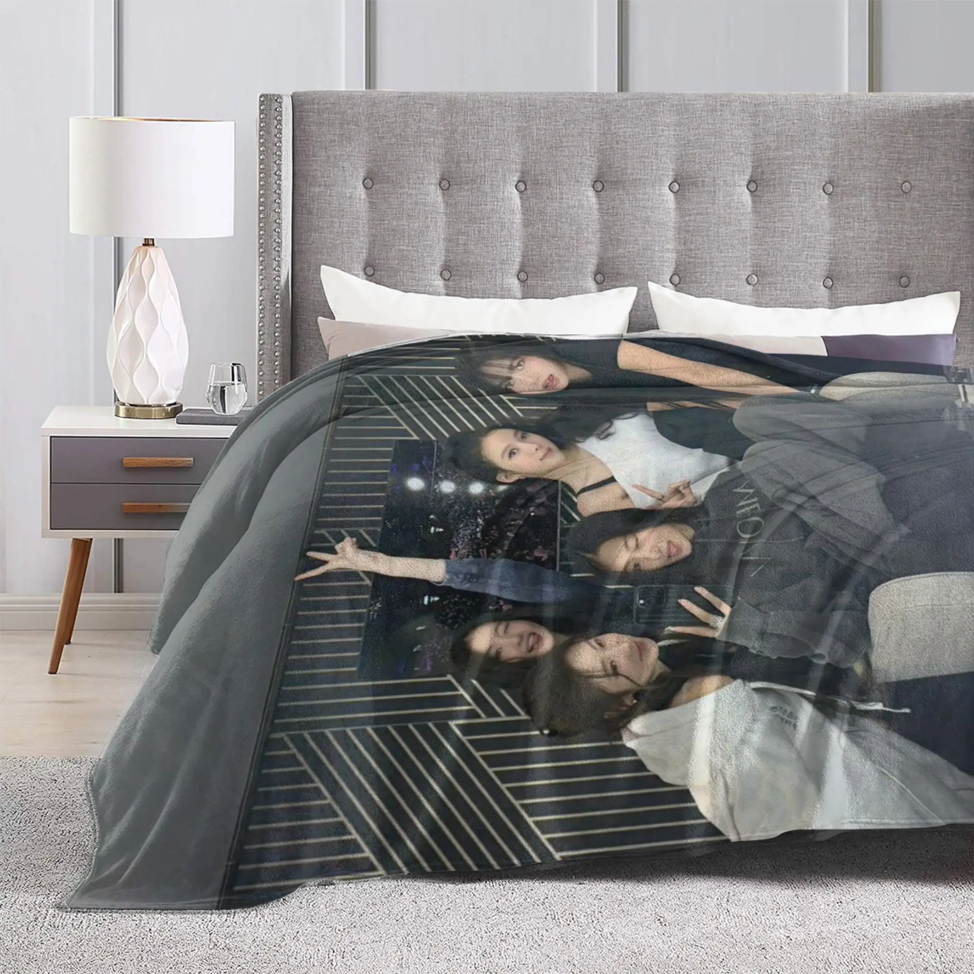 Meovv kpop k-pop الفتيات مجموعة Merch البطانيات خفيفة الوزن رقيقة المرجان الصوف أفخم رمي البطانيات مريحة البساط قطعة #6