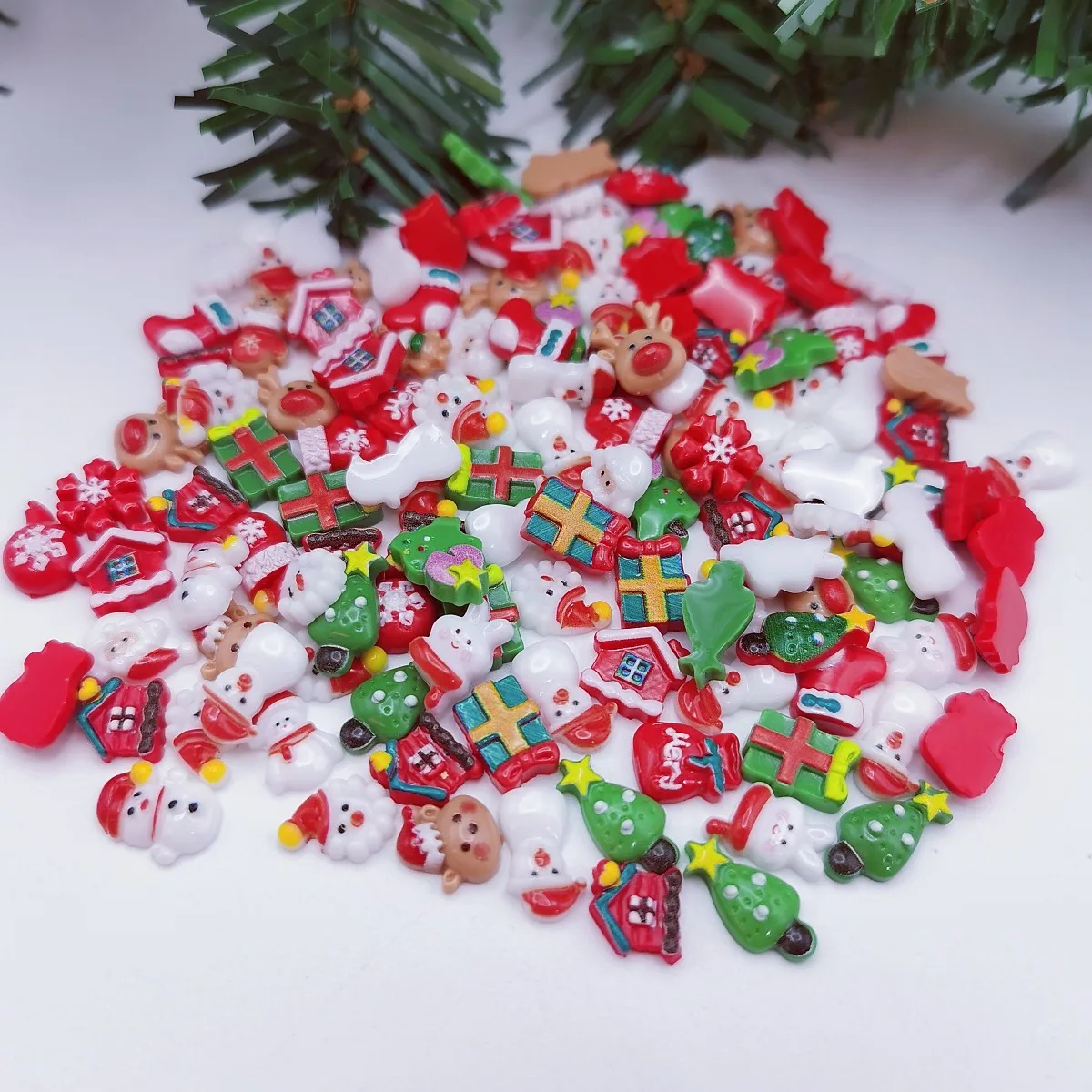 50pcs 10mm Mini Christmas Mixed Resin Nail Flatbacks Embellishments Santa Claus Reindeer Cabochon Diy Crafts Accessories