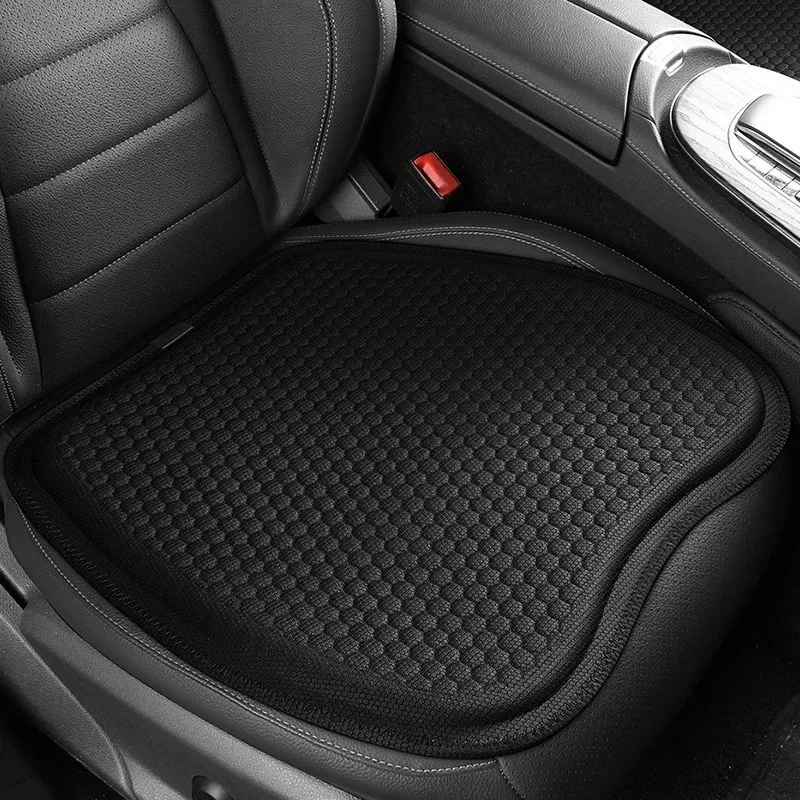 Das coole Gel-Sitzkissen des Autos ist ein hochwertiger cooler Stoff. Das 3D-Softgel eignet sich für Zuhause, Büro und atmungsaktive Unterlage
