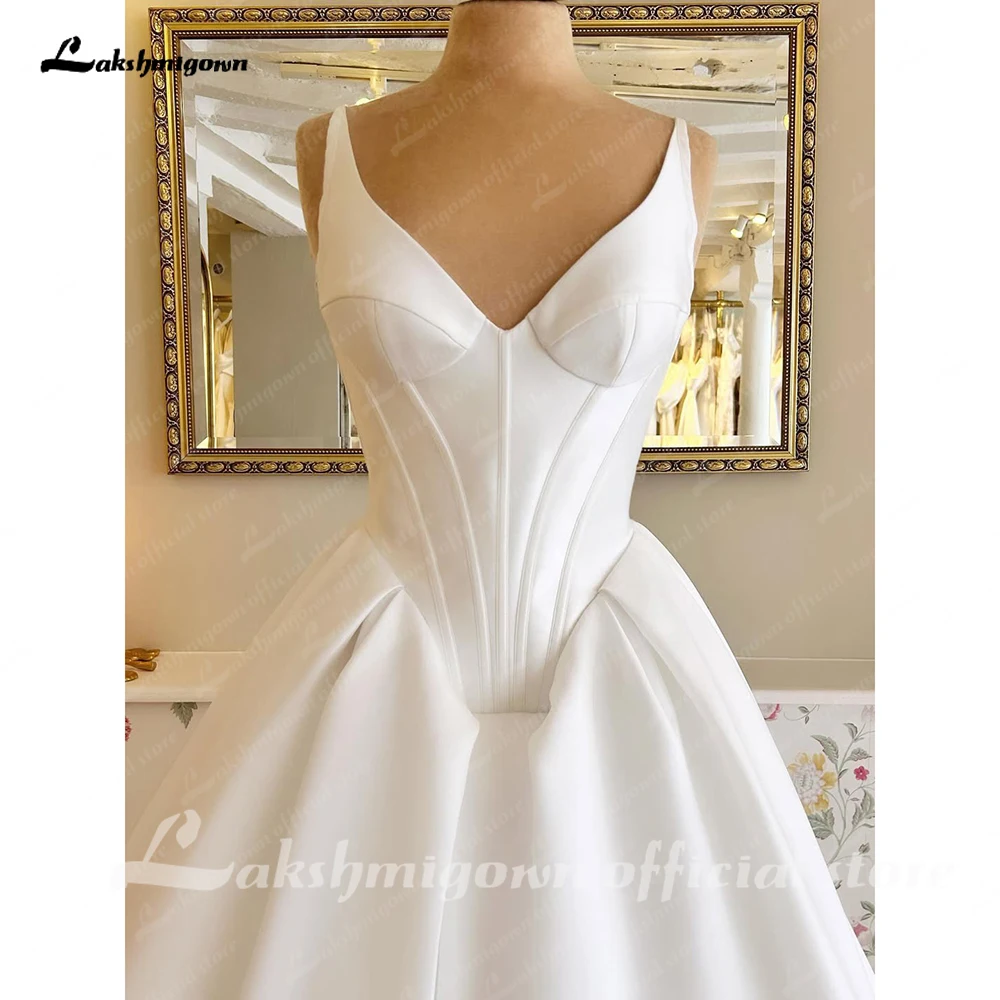 Lakshmigown Langes Satin-Hochzeitskleid mit V-Ausschnitt und Taschen, A-Linie, Vestido de novia, Schleppe, Brautkleid nach Maß – Detail 6