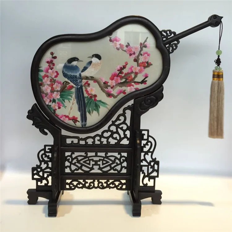 

Suzhou embroidery finished product handmade double-sided embroidery screen ornament embroidery table screen gourd fan invert