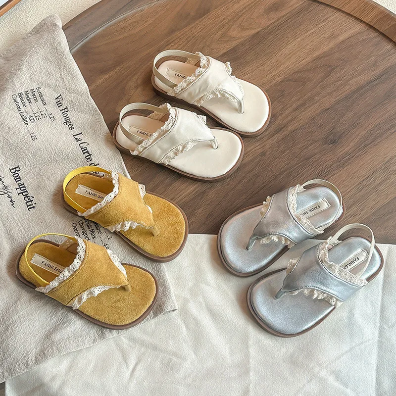 

Универсальные шлепанцы во французском нишевом стиле, лето 202, трендовые детские модные сандалии на плоской подошве, повседневные сандалии на мягкой подошве