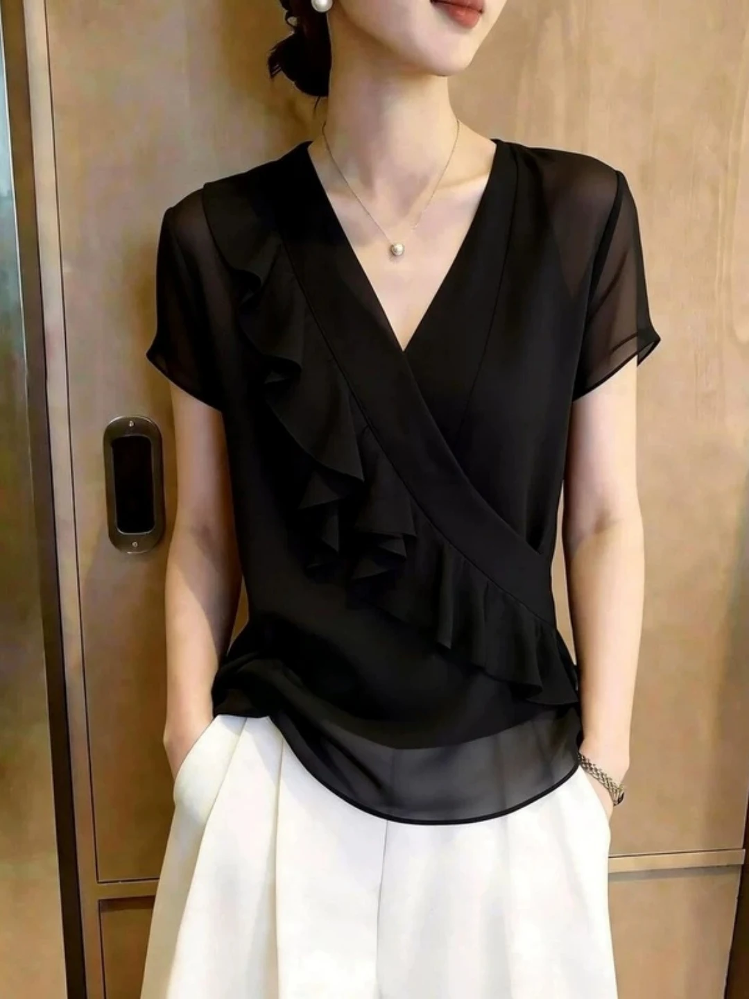 

Casual Style Women's Short Sleeve V-Neck Blouse Commute Fashionable Bisheng Summer 2026 Poetic Lin Brand Straight Cut Silken Top