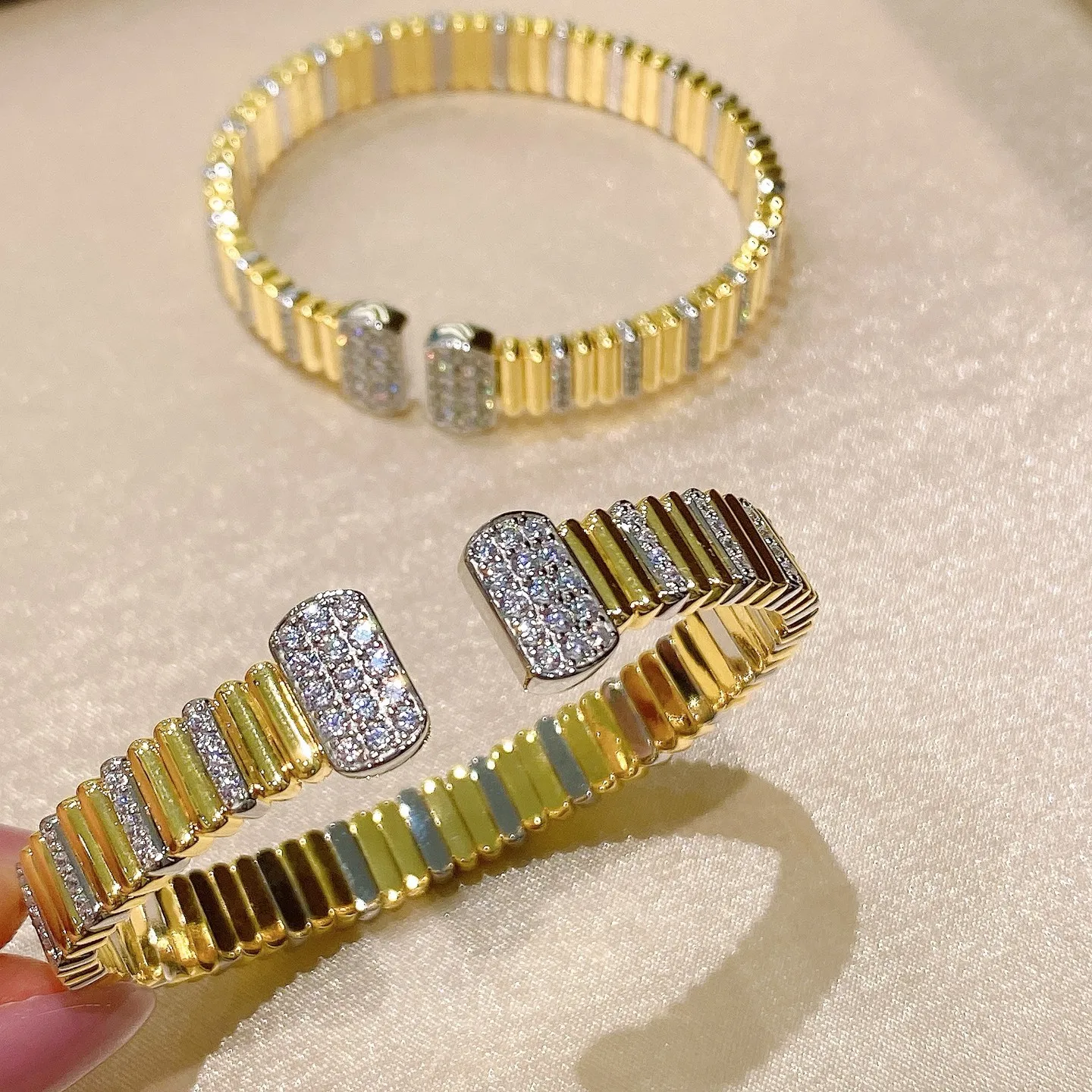 

KQDANCE эластичные браслеты-манжеты из серебра 925 пробы с синтетическим цирконом и белыми бриллиантами, позолоченные ювелирные изделия