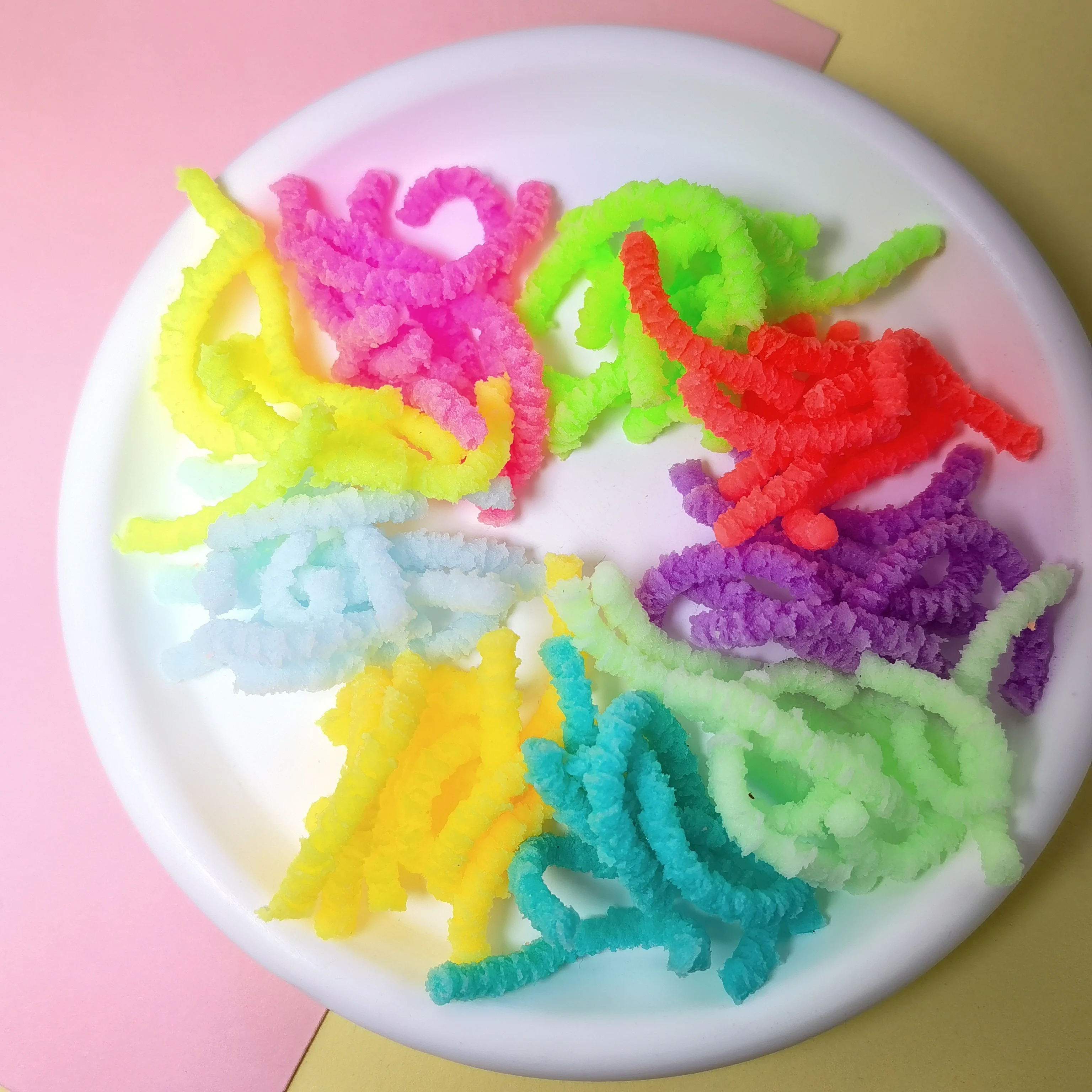 Mixed Colors Moving Insect Novelty Toy 500g Stress Relief Horror Simulated Insects that Move for Pranks Fun Available - view 5