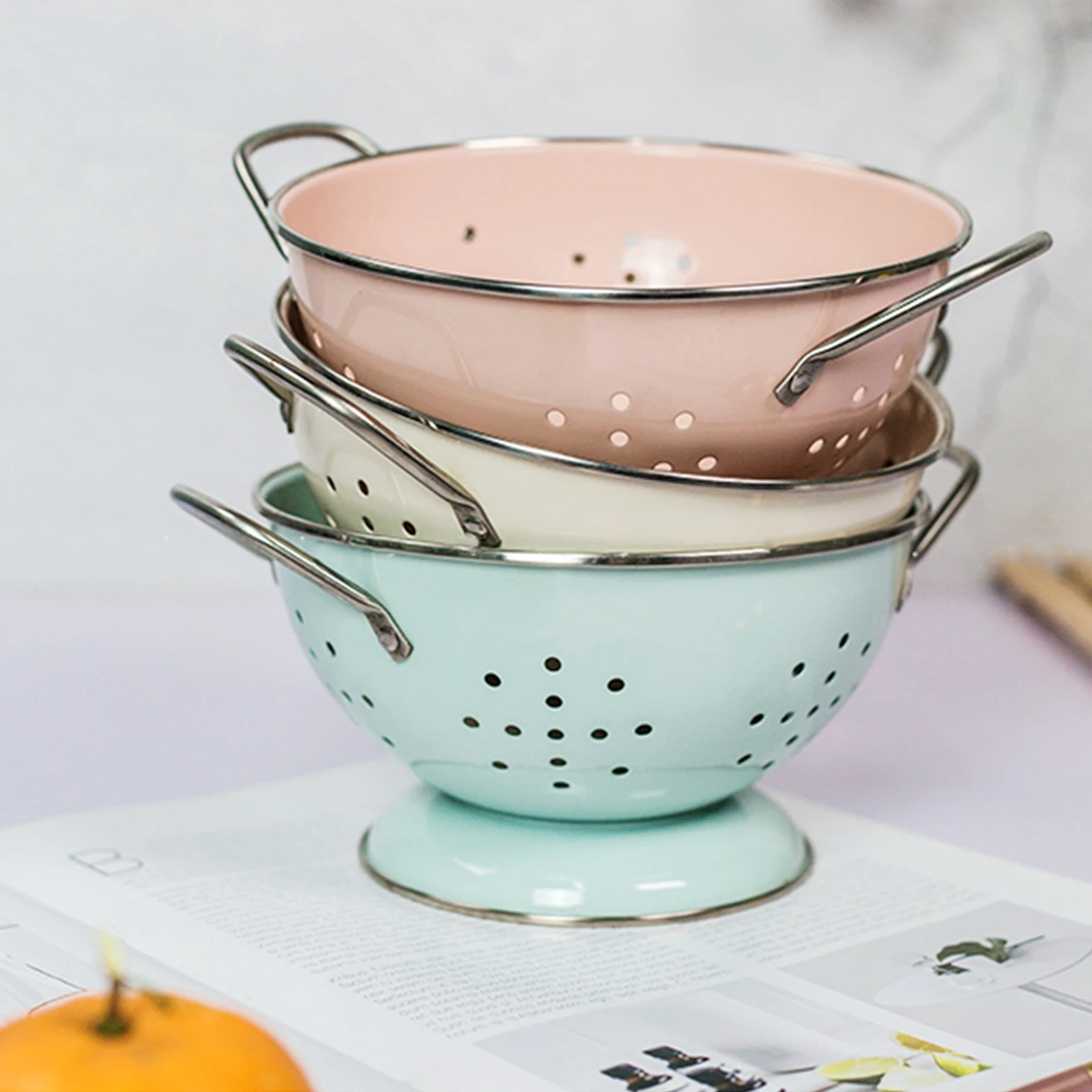 Enamel Coated Fruit Basket Drainage Bowl Vegetable Strainer Plate Fruit Dishes Multipurpose Self Draining Decorative for Kitchen