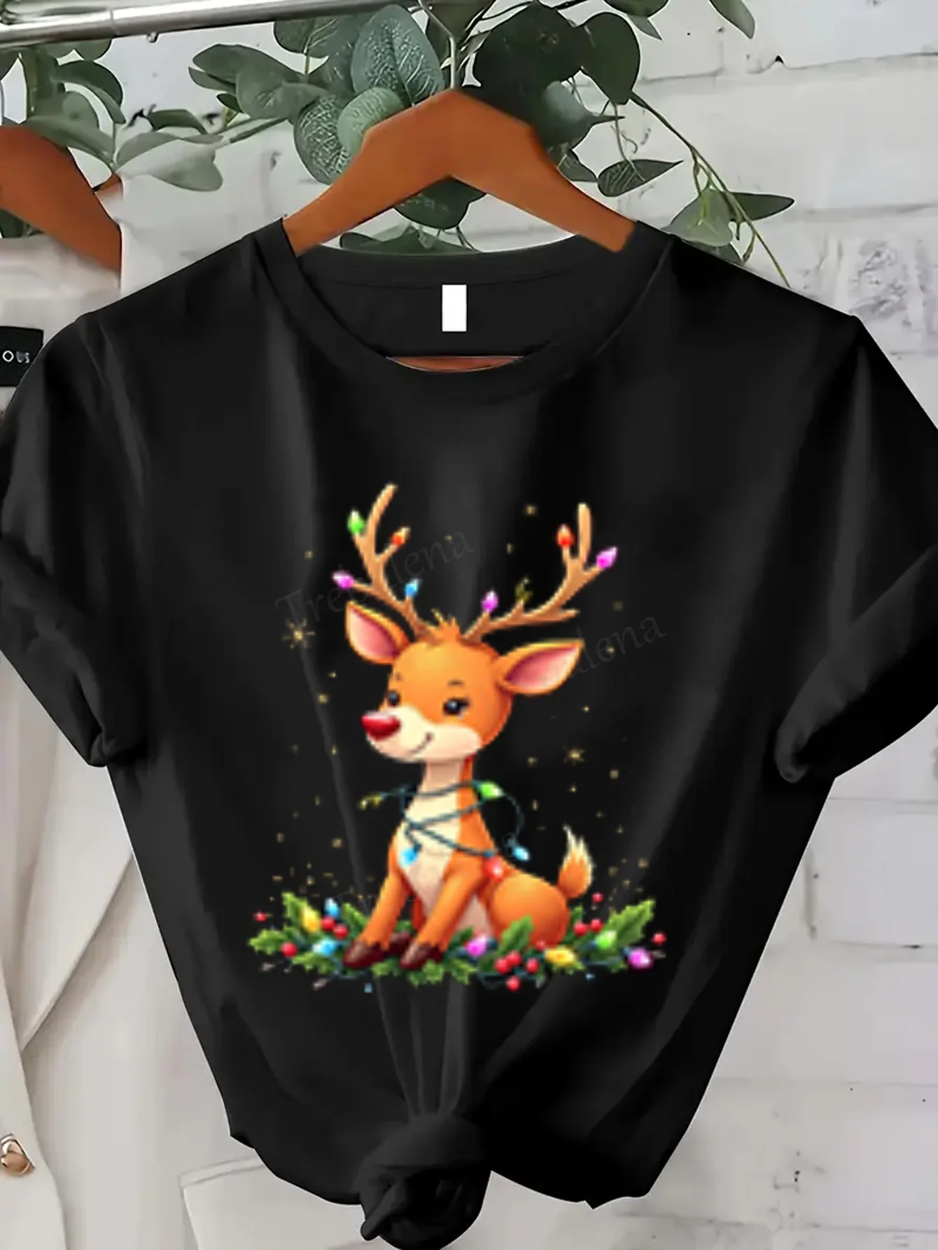 

Women T-shirt Cute Reindeer Christmas T-Shirt for Women, Festive Holiday Style