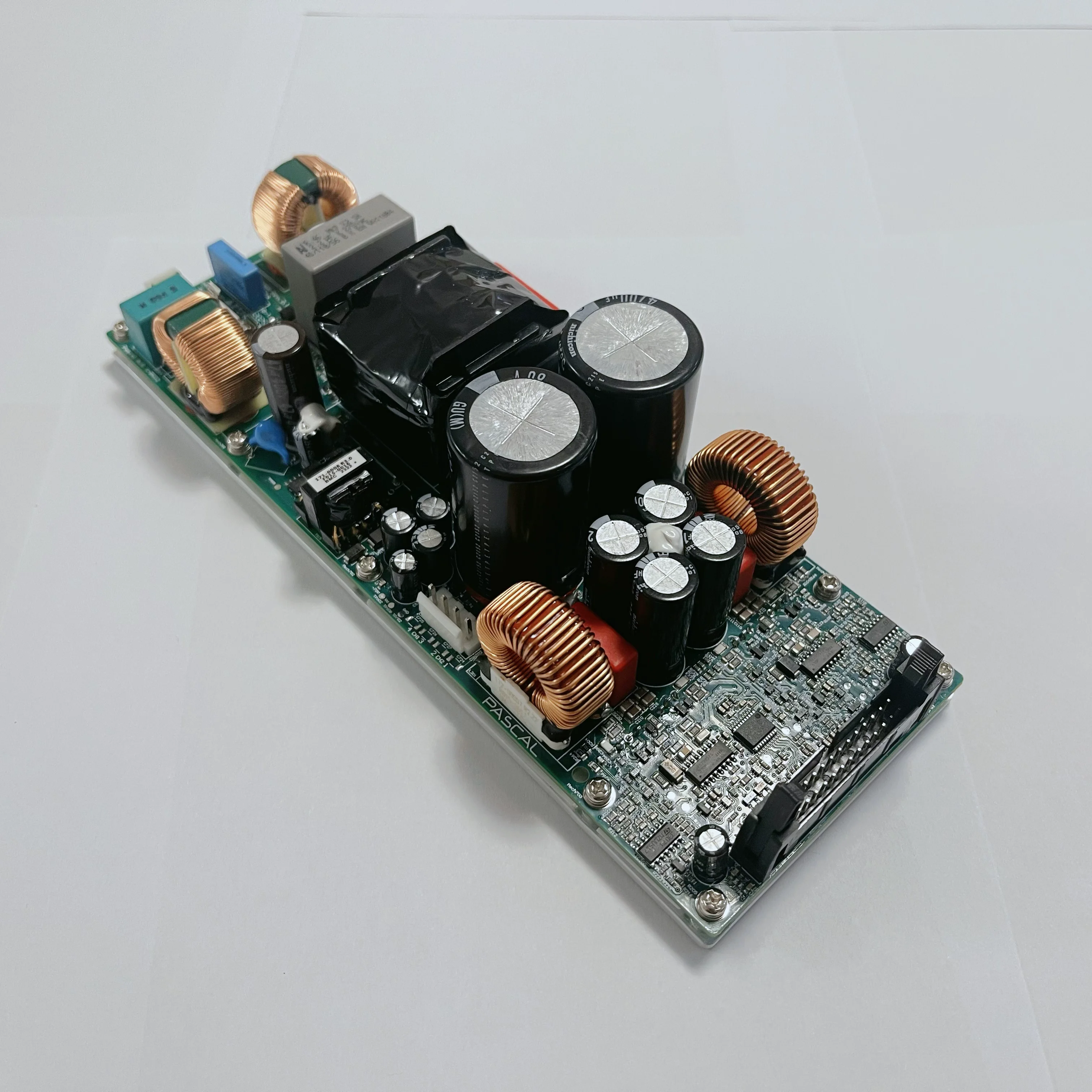 

Основная плата усилителя S-PRO2