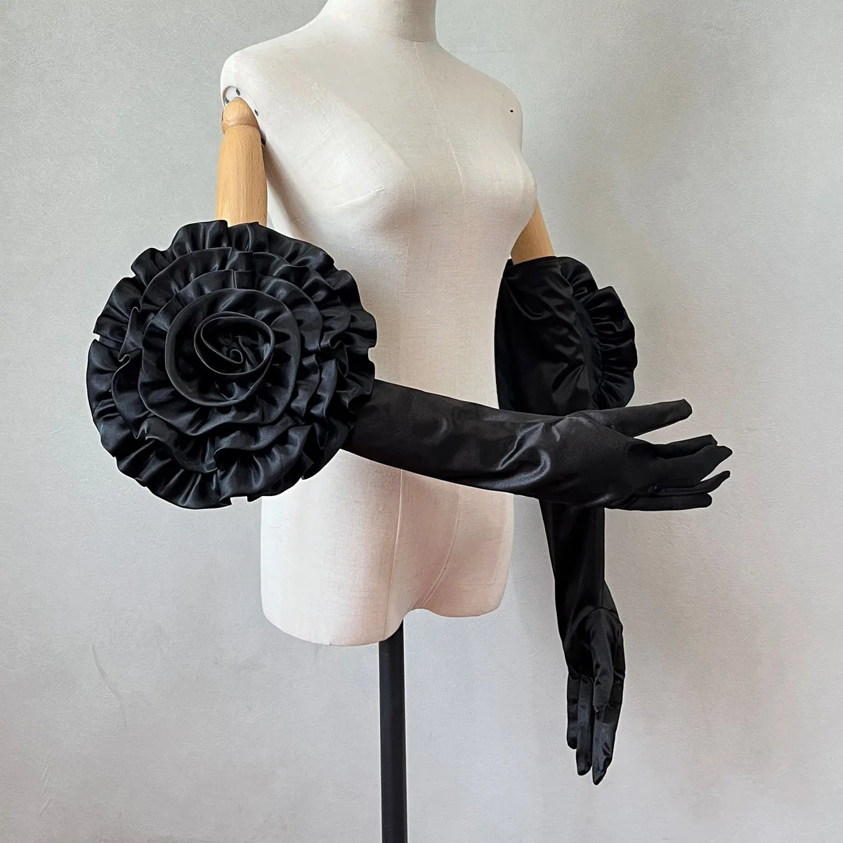 Satined Gloves Evening Galas Gloves with Large Flower Long Gloves Wedding Bride Gloves Formal Occasion Stage Props Gloves