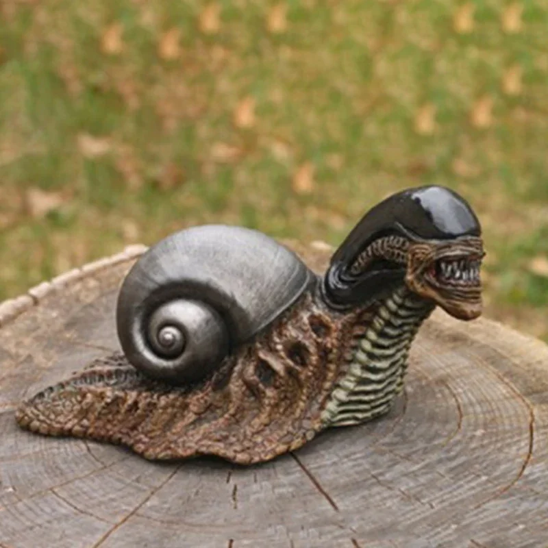 Aliens Snail Statue Figure Statues Model Doll Collection Birthday Gifts Long Garden Home Decoration Resin Ornaments