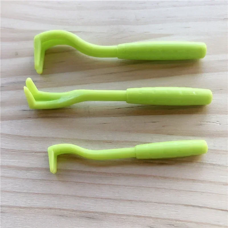 3PCS Pet Flea Removal Tool Kit Plastic Scratching Hook Remover Pet Cat Dog Grooming Supplies Tick Removal Tool Tweezers Clip