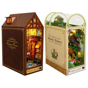 DIY Miniaturas De Madeira Casa Kit, Book Nook Insert, Dollhouse Modelo, Roombox Building Kit, Estante Brinquedos, Bookend para presentes de Natal 8 principais vendas casas de madeira natal - №8