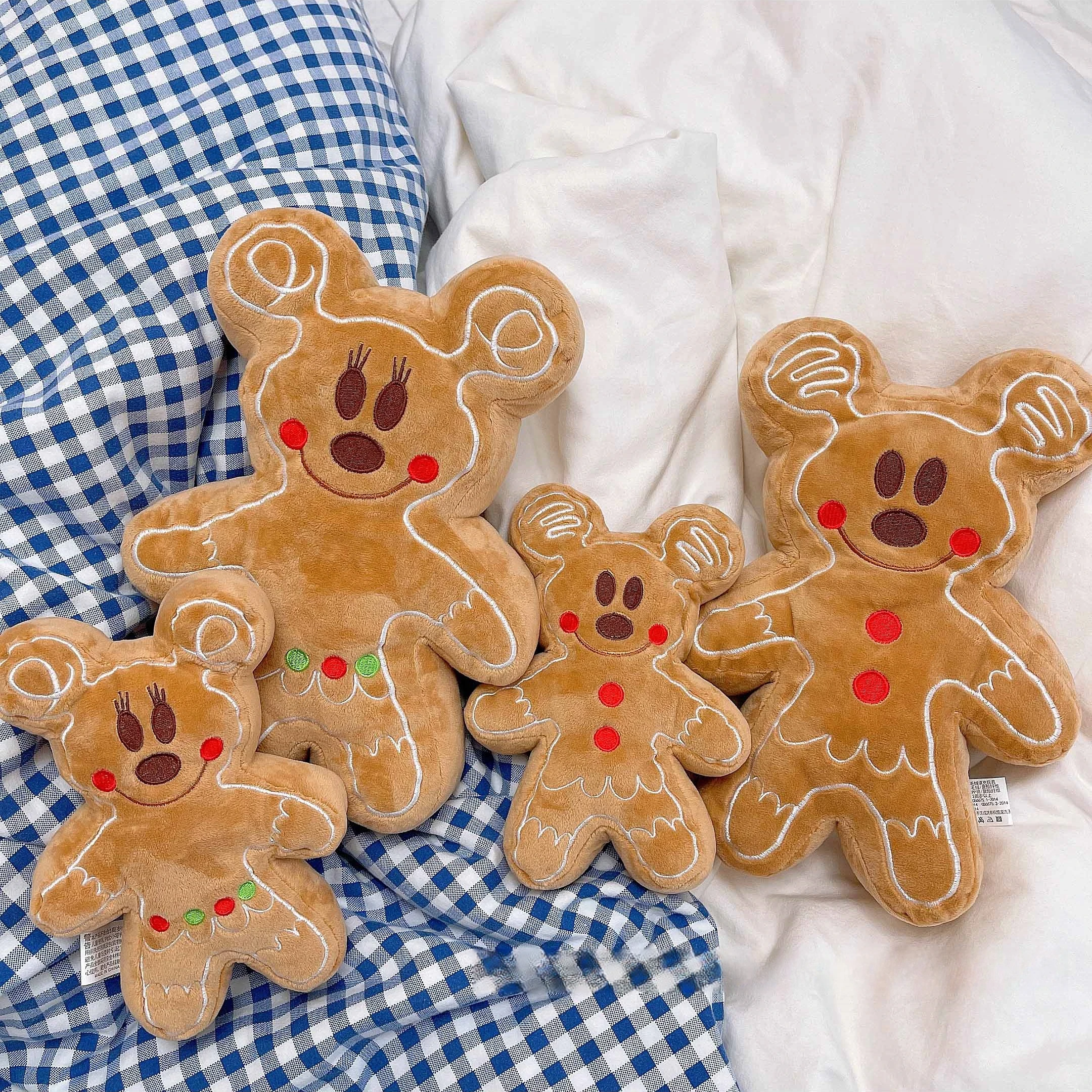 

Gingerbread Man Mickey Minnie Plush Toy Bag Pendant Stuffed Anime Biscuit Plushies Cuddly Cookie Doll Home Decor Xmas Gifts