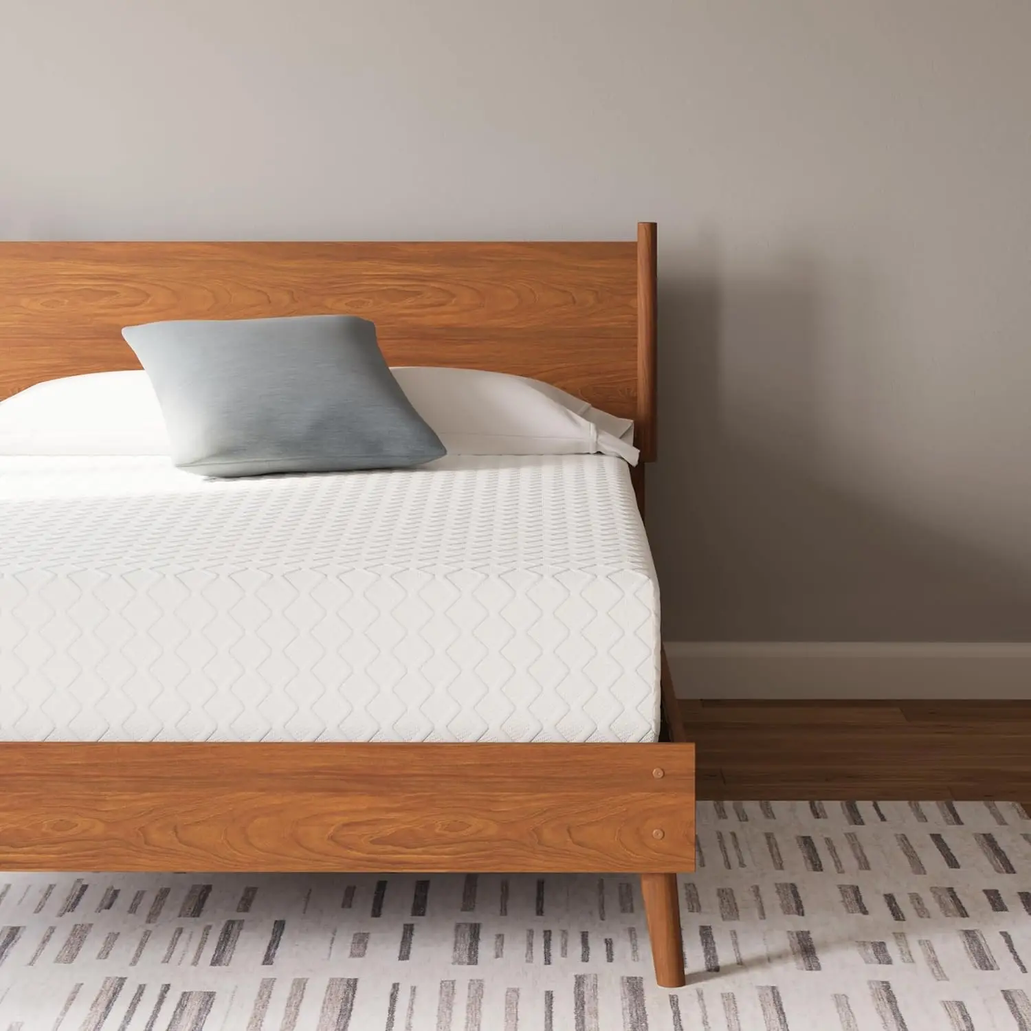 

Signature Design by Ashley Queen Size Chime 12 Inch Medium Firm Memory Foam Mattress with Green Tea & Charcoal Gel