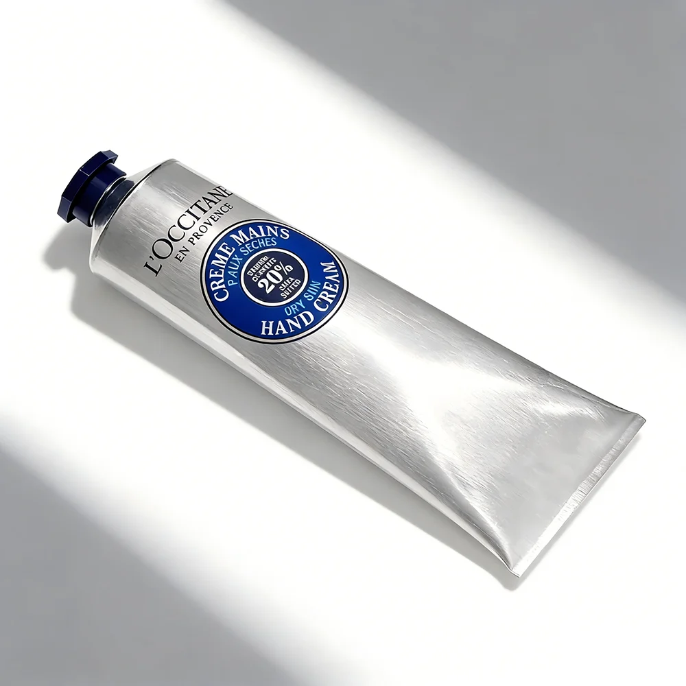 كريم اليد لزبدة الشيا العضوية بنسبة 20% من L'Occitane يغذي ويحمي اليدين الجافة ويترك البشرة ناعمة وناعمة ويمتصها بسهولة. #2