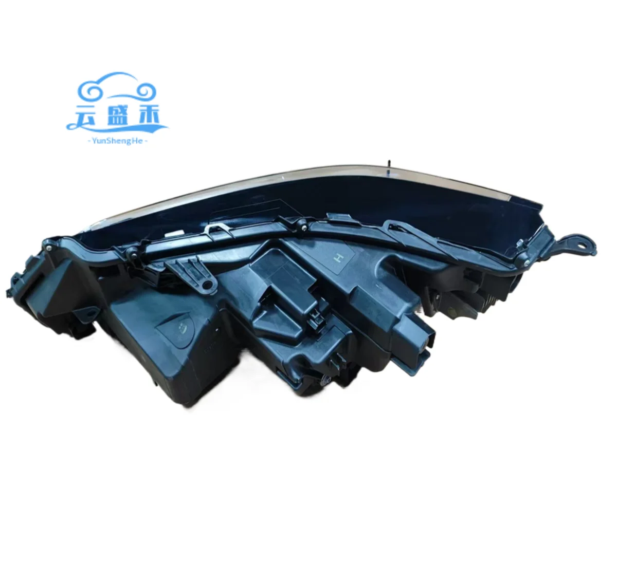 مجموعة مصابيح أمامية LED عالية الجودة بثلاث عيون مناسبة لقطع غيار السيارات LED طراز جديد 12 فولت لكزس RX