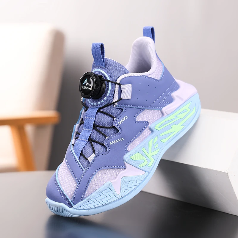 A pair of children's casual running shoes, practical rotary fastener, firm upper for outdoor activities, CF‑13063