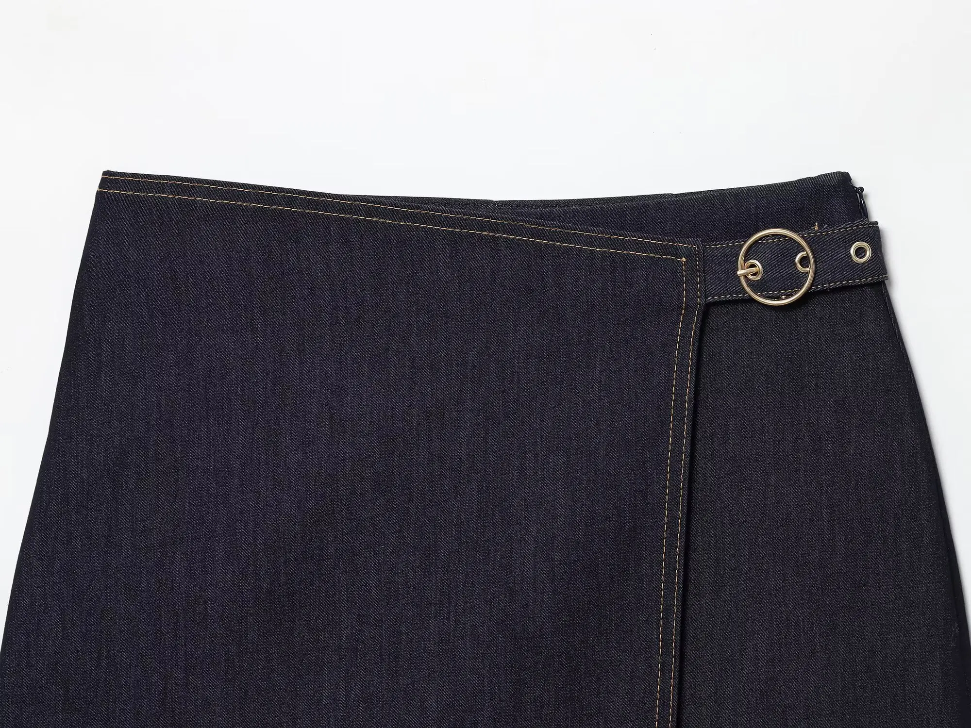 กางเกงขาสั้นทรงคูลอตต์แฟชั่นใหม่ประจำฤดูใบไม้ร่วงปี 2025 ของ DiYiG WOMAN ดีไซน์ตัดสีสันเก๋ไก๋ พร้อมซิปด้านข้าง สไตล์ลำลองสำหรับผู้หญิง